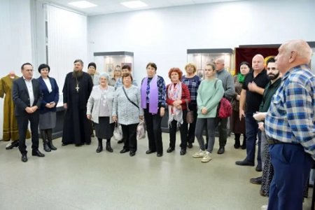 Вичужане побывали на открытии новой выставки «Дела во славу»